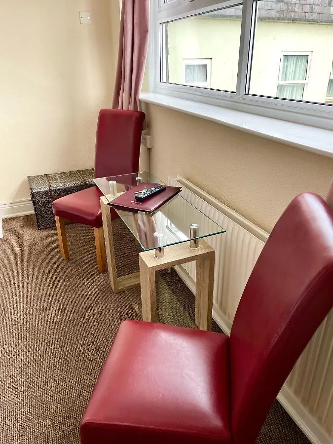 Carlton House Scarborough Hotel 2*,