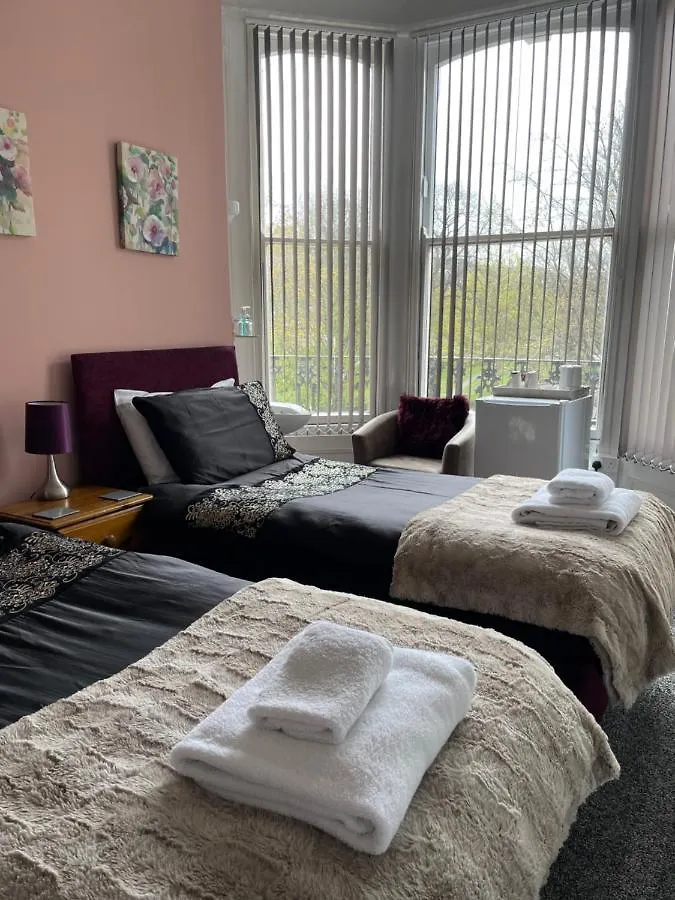 Carlton House Scarborough Hotel Guest house